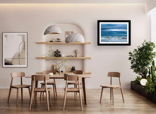 Affiche 3 Surfeurs dans les Vagues – Photo Déco Mer Dynamique