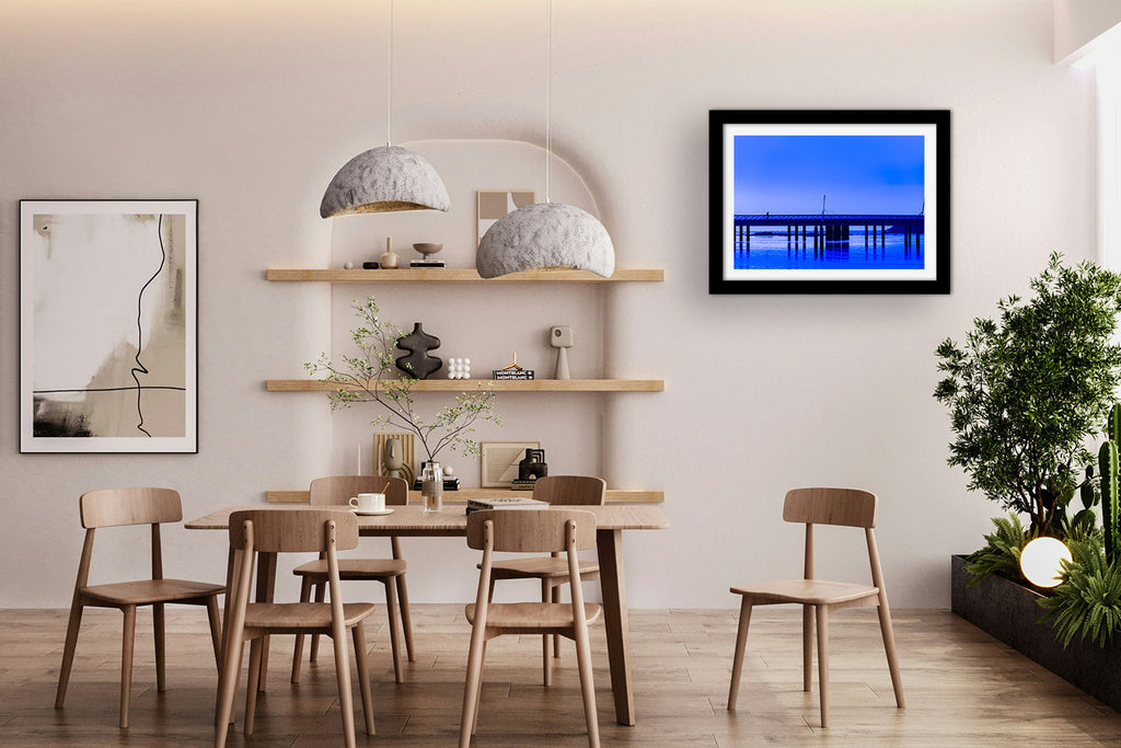Affiche Silhouette sur le Pont – Photo Déco Bleue Minimaliste