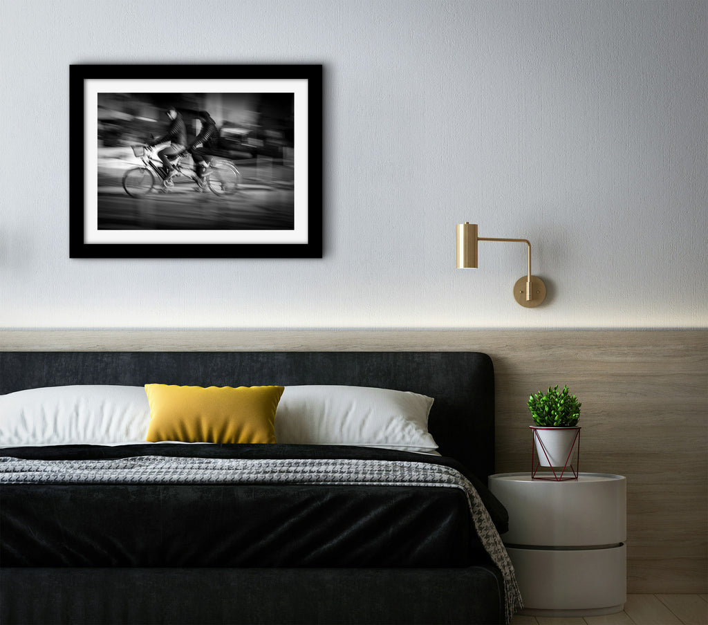Affiche Tandem en Mouvement – Photo Noir et Blanc Artistique