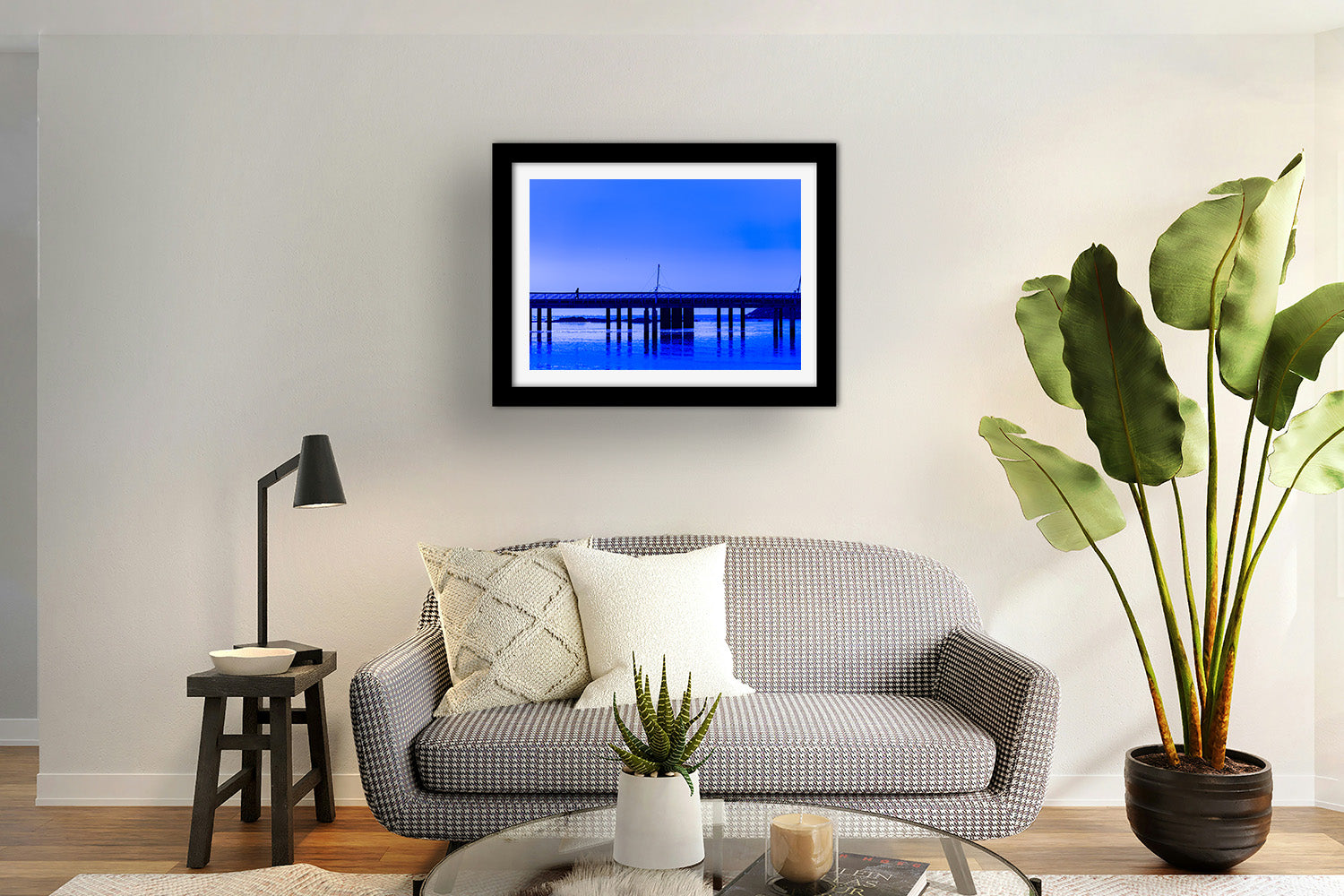 Affiche Silhouette sur le Pont – Photo Déco Bleue Minimaliste
