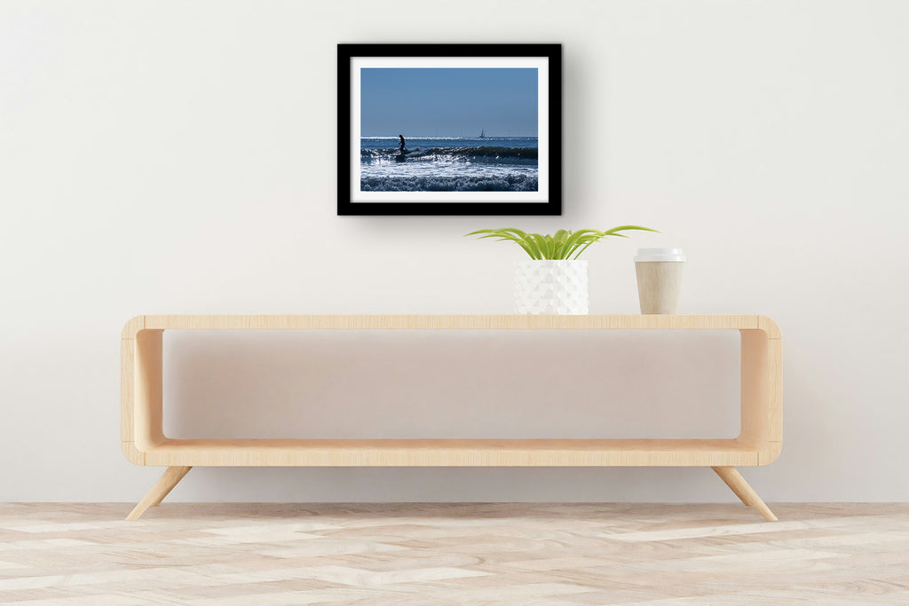 Affiche Paddle dans les Vagues – Photo Déco Mer Lumineuse