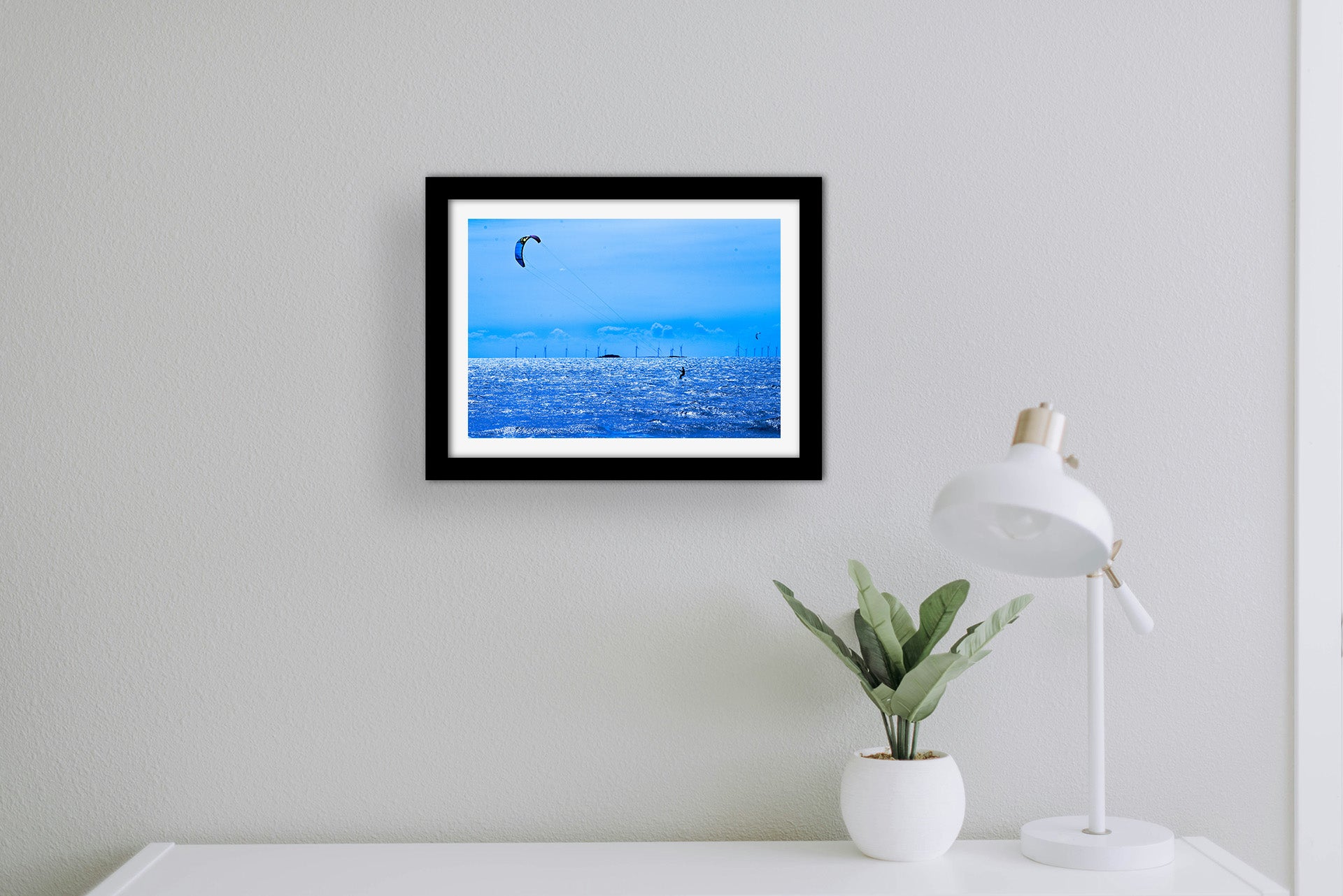 Affiche Kitesurf sur Océan Bleu – Photo Déco Bord de Mer