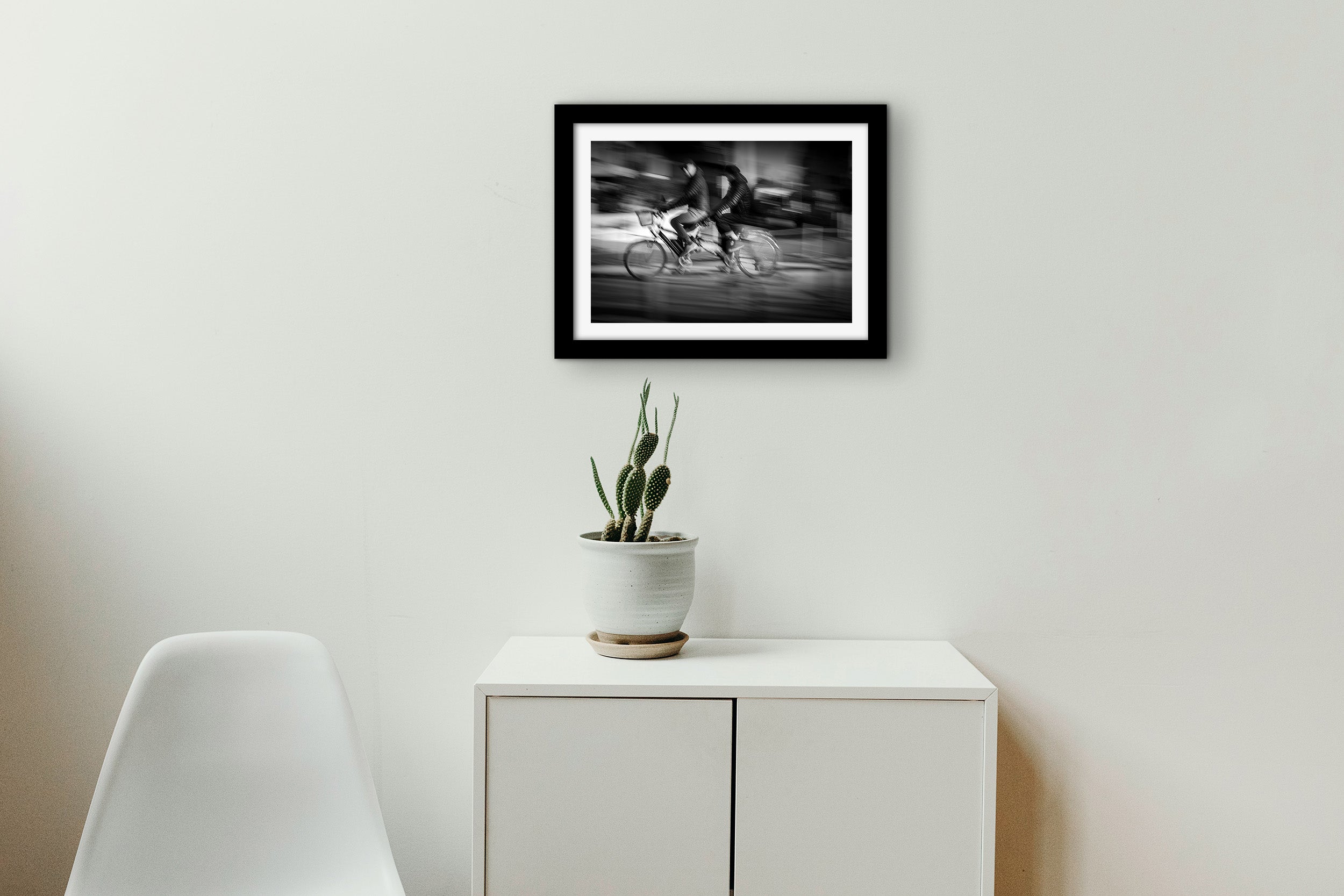 Affiche Tandem en Mouvement – Photo Noir et Blanc Artistique