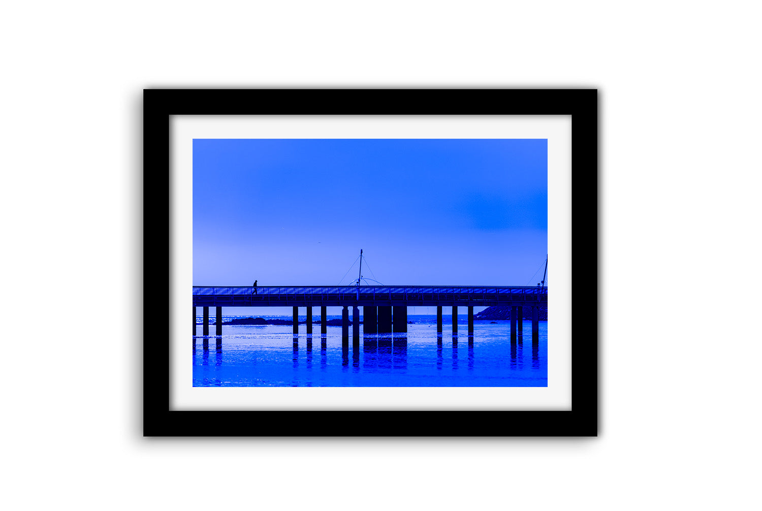 Affiche Silhouette sur le Pont – Photo Déco Bleue Minimaliste