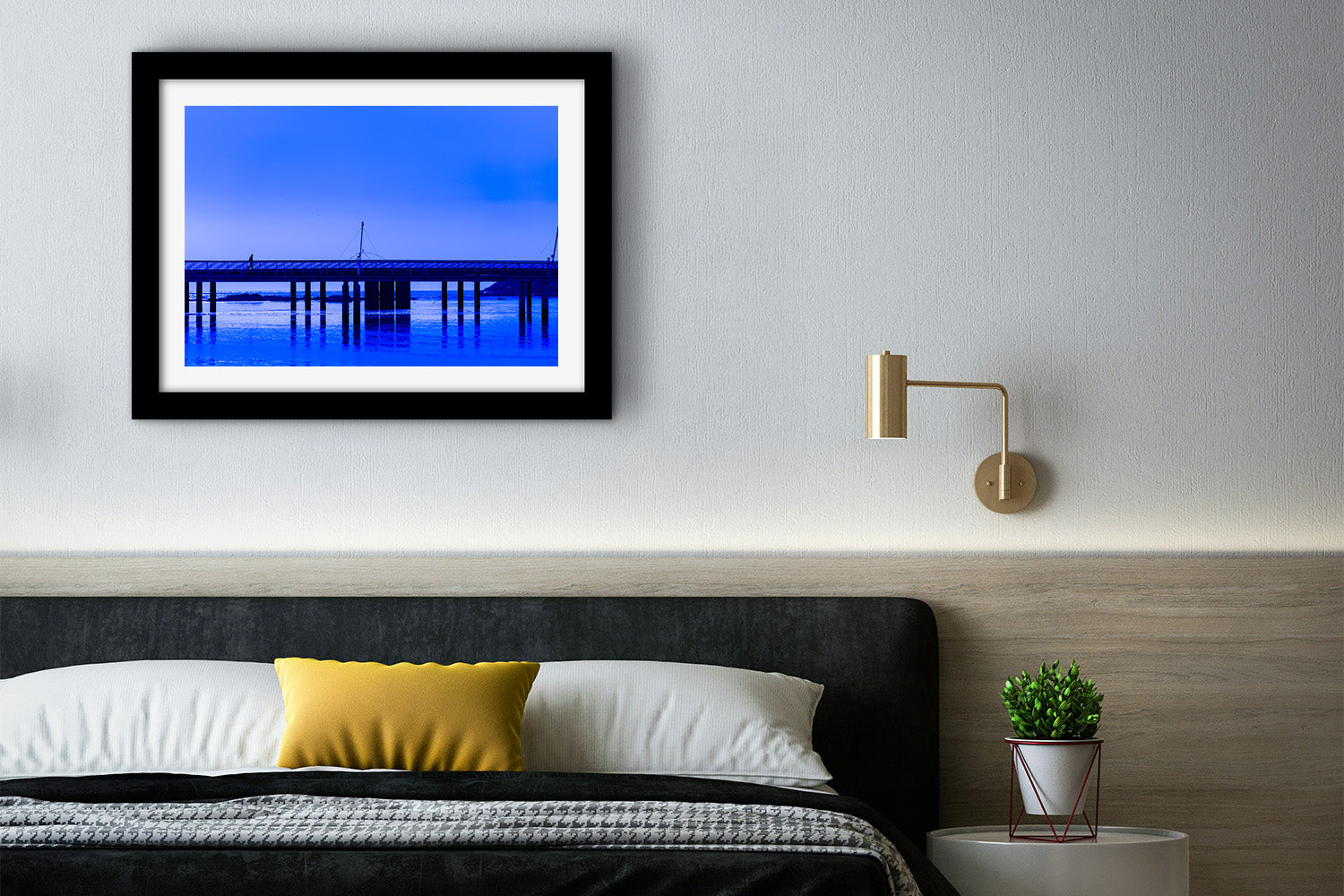 Affiche Silhouette sur le Pont – Photo Déco Bleue Minimaliste