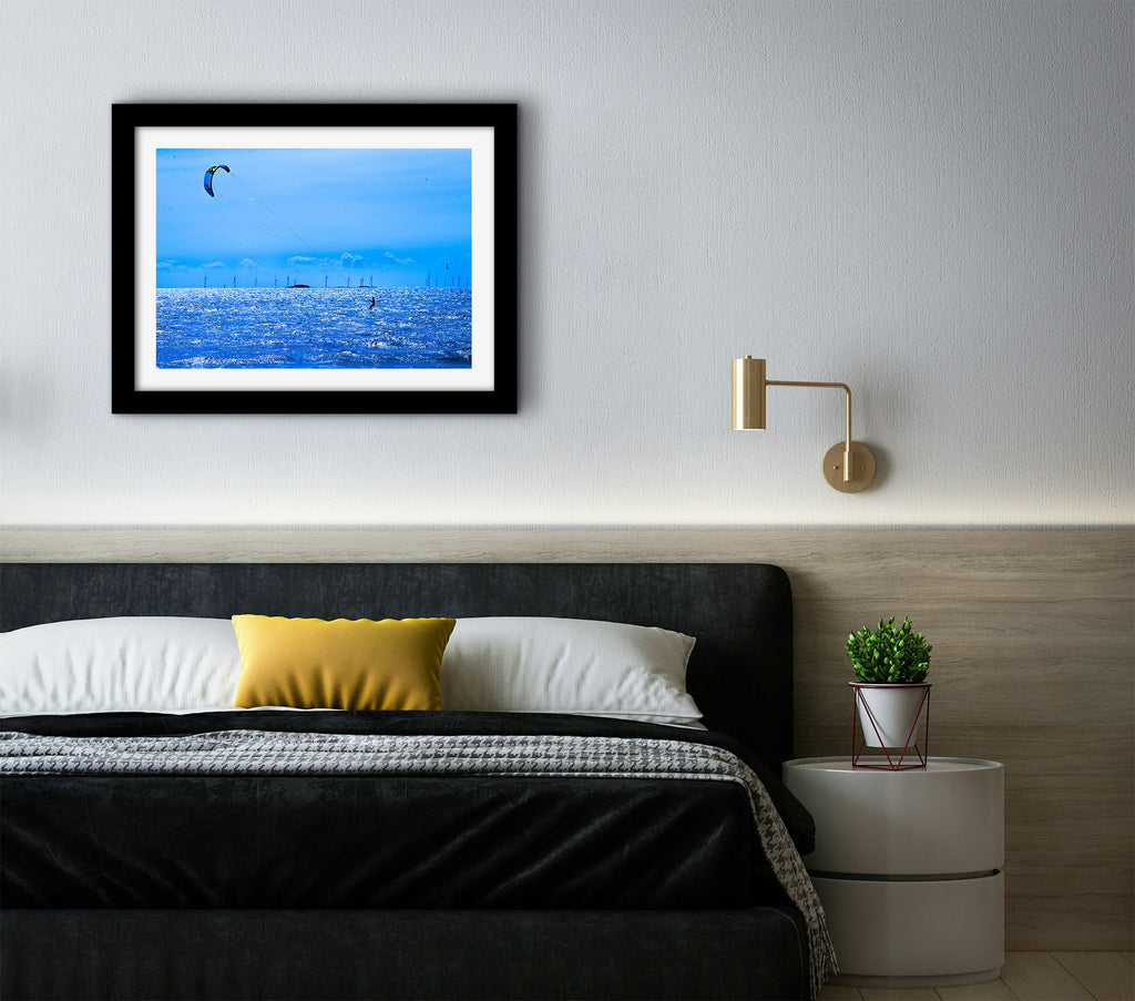 Affiche Kitesurf sur Océan Bleu – Photo Déco Bord de Mer