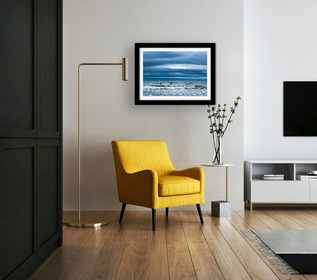 Affiche 3 Surfeurs dans les Vagues – Photo Déco Mer Dynamique