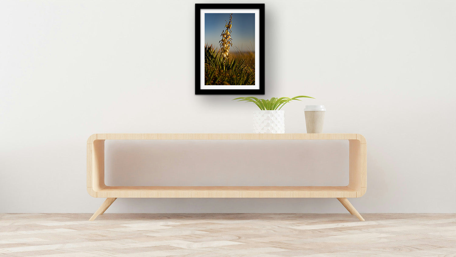 Affiche Yucca en Fleur – Photo Nature Chaleureuse et Élégante