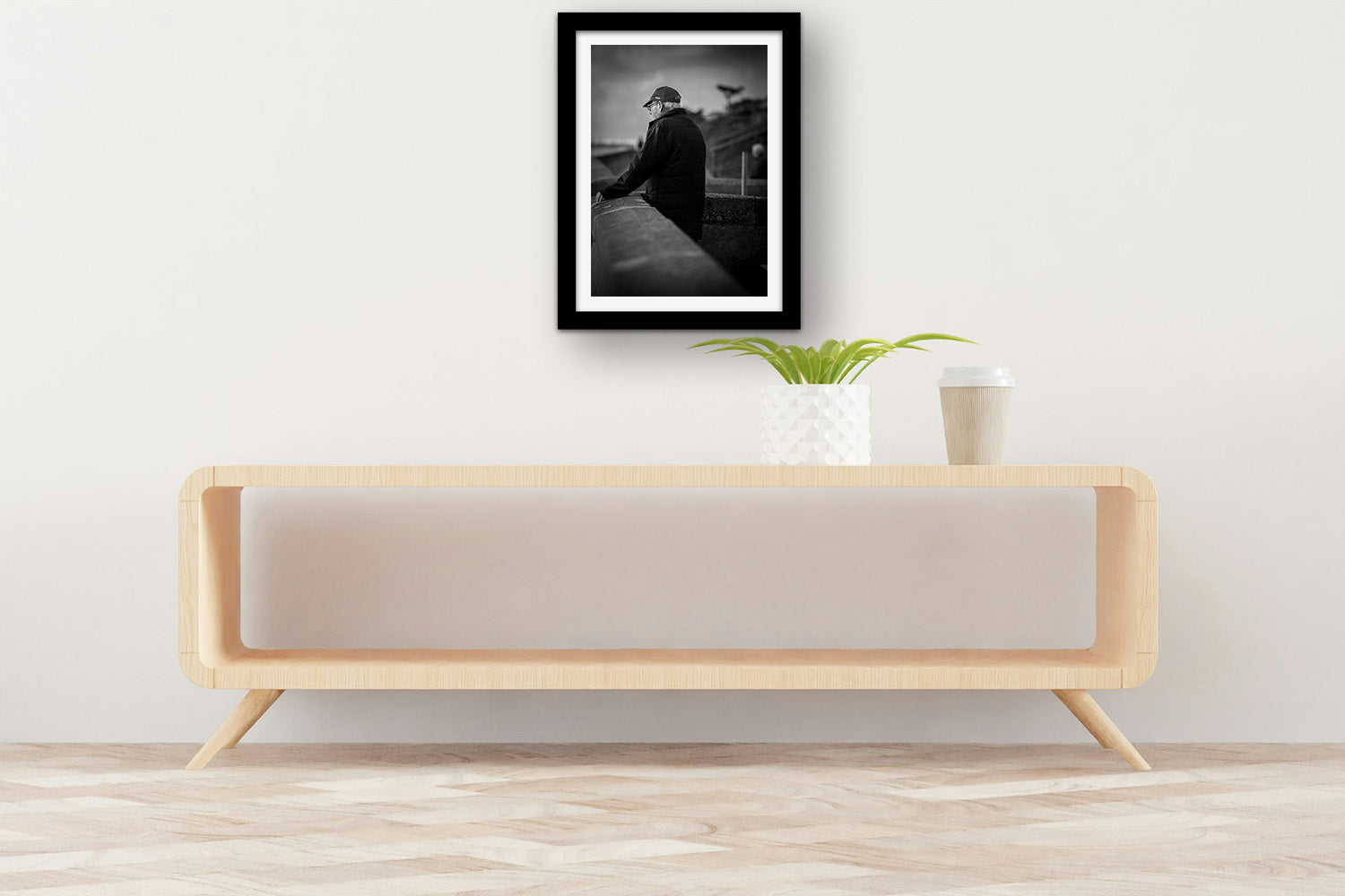 Affiche Homme face à l’Océan – Photo Noir et Blanc Contemplative