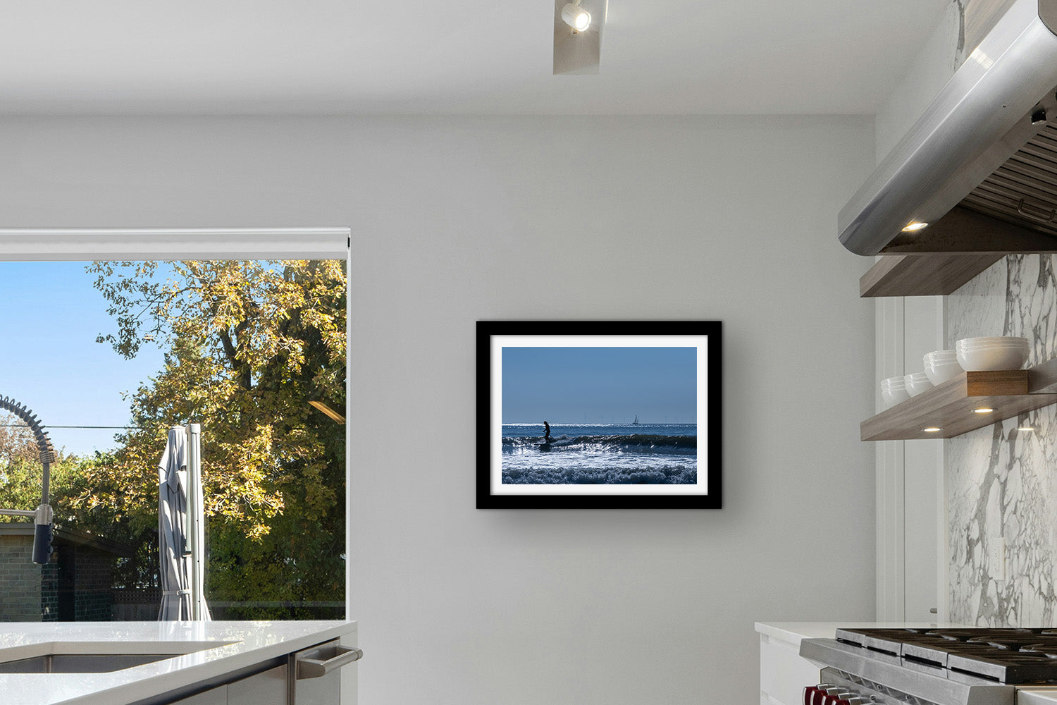 Affiche Paddle dans les Vagues – Photo Déco Mer Lumineuse