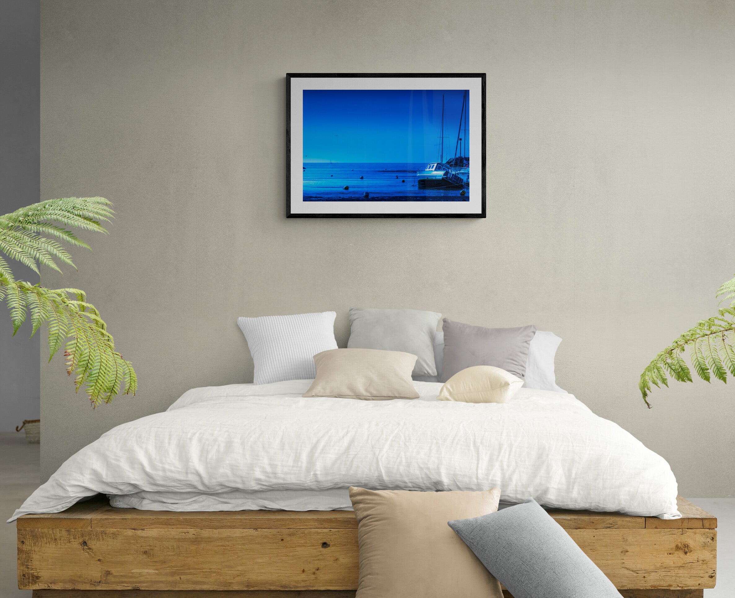 Affiche Bateau à l’échouage – Photo Déco Bord de Mer Bleue
