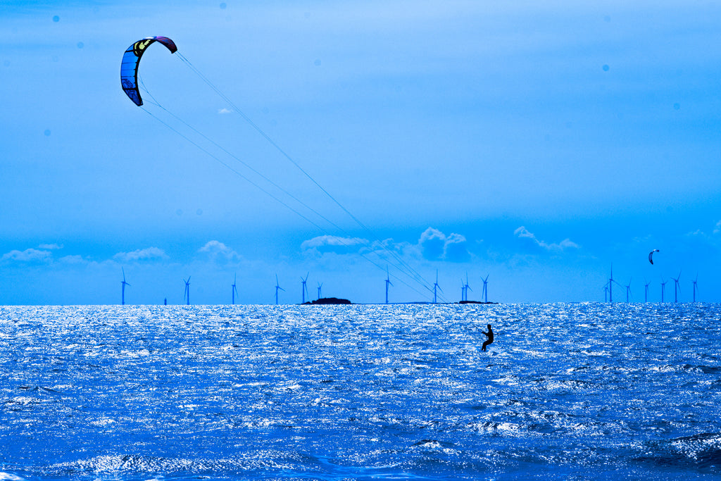 Affiche Kitesurf sur Océan Bleu – Photo Déco Bord de Mer