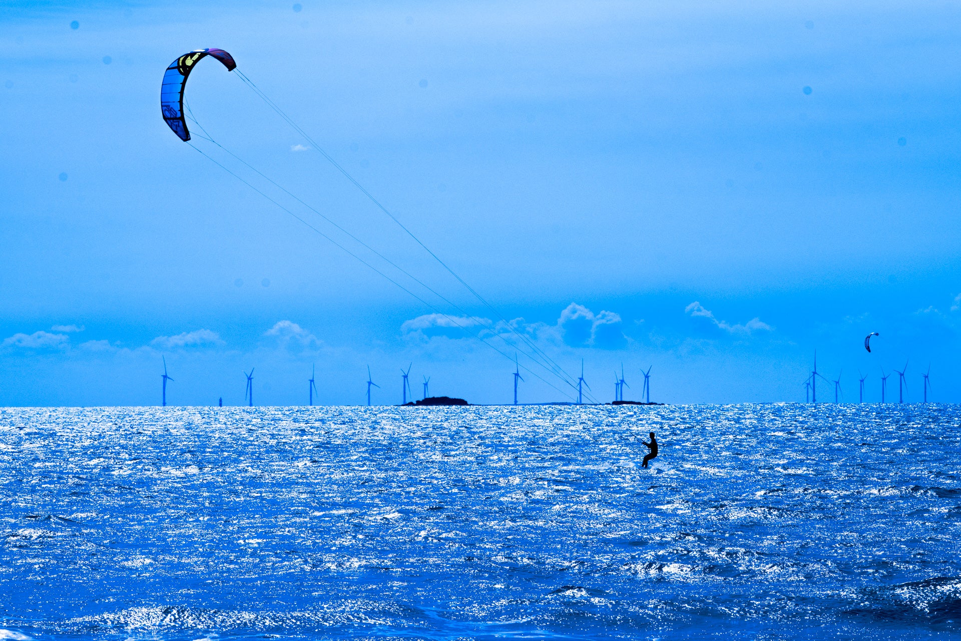Affiche Kitesurf sur Océan Bleu – Photo Déco Bord de Mer