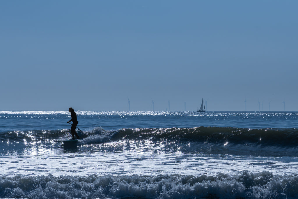 Affiche Paddle dans les Vagues – Photo Déco Mer Lumineuse